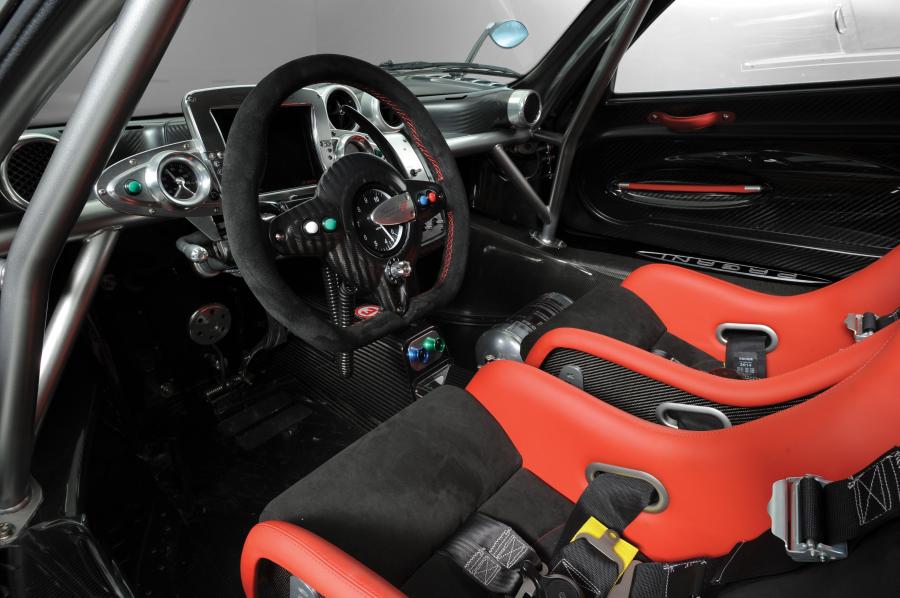  Pagani Zonda R 2010 года  (фото 12 из 14)